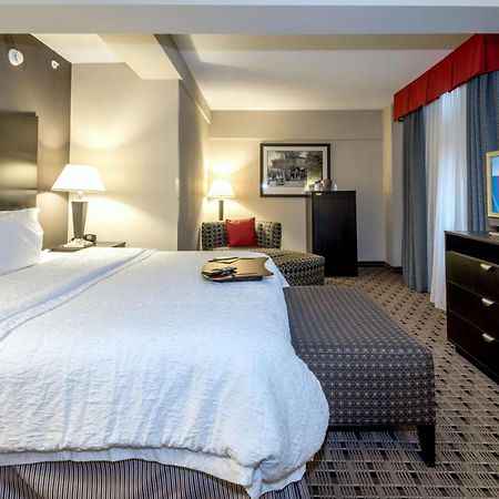 Hampton Inn & Suites Montgomery-Downtown Екстер'єр фото