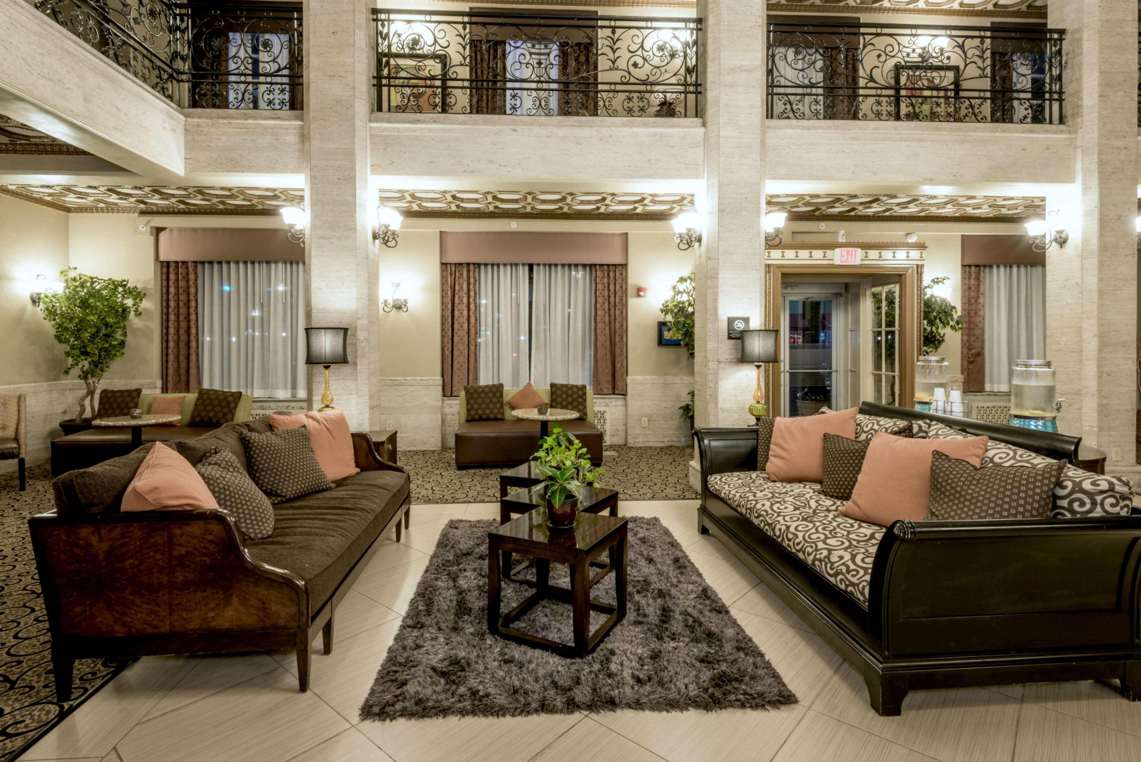 Hampton Inn & Suites Montgomery-Downtown Екстер'єр фото