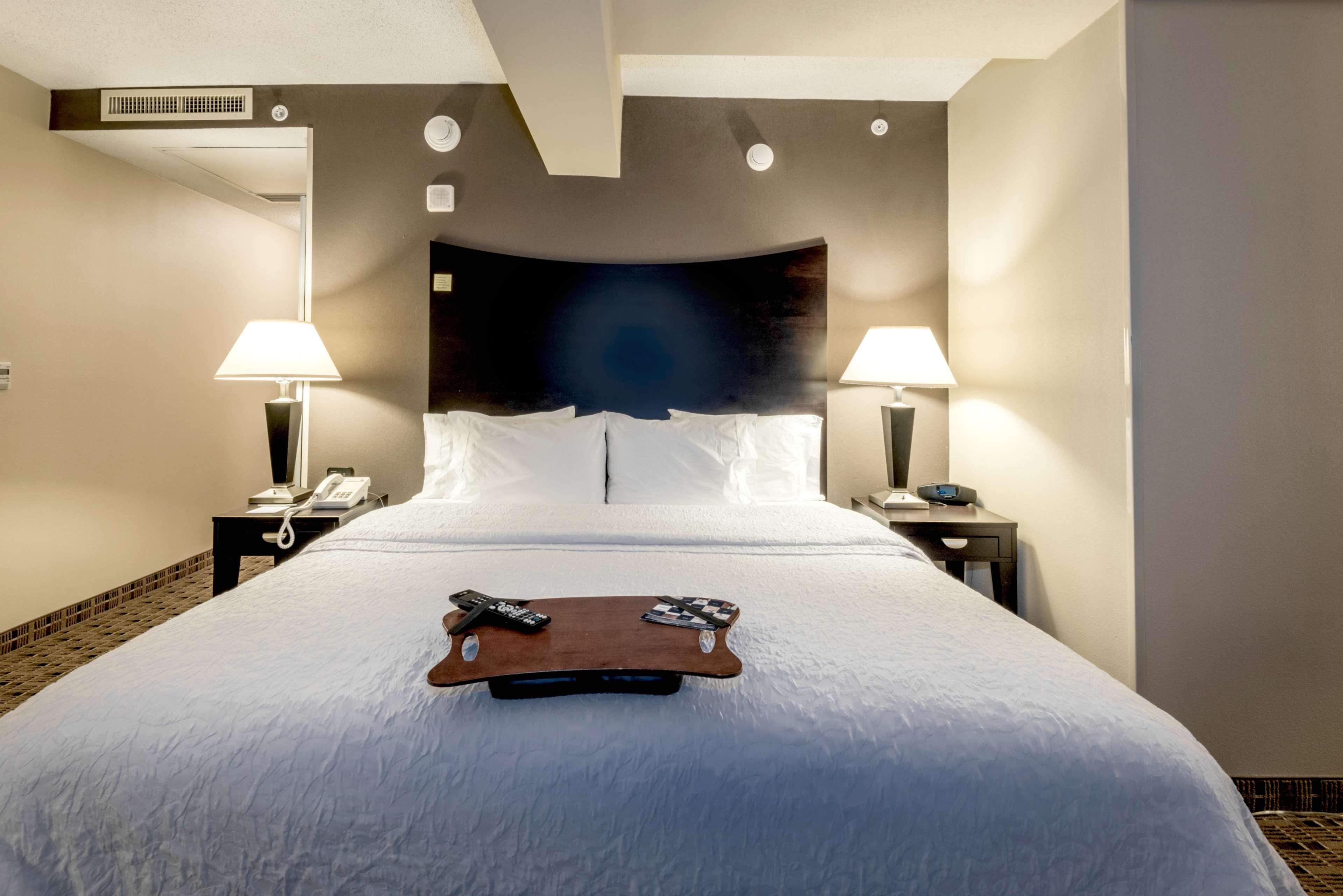 Hampton Inn & Suites Montgomery-Downtown Екстер'єр фото
