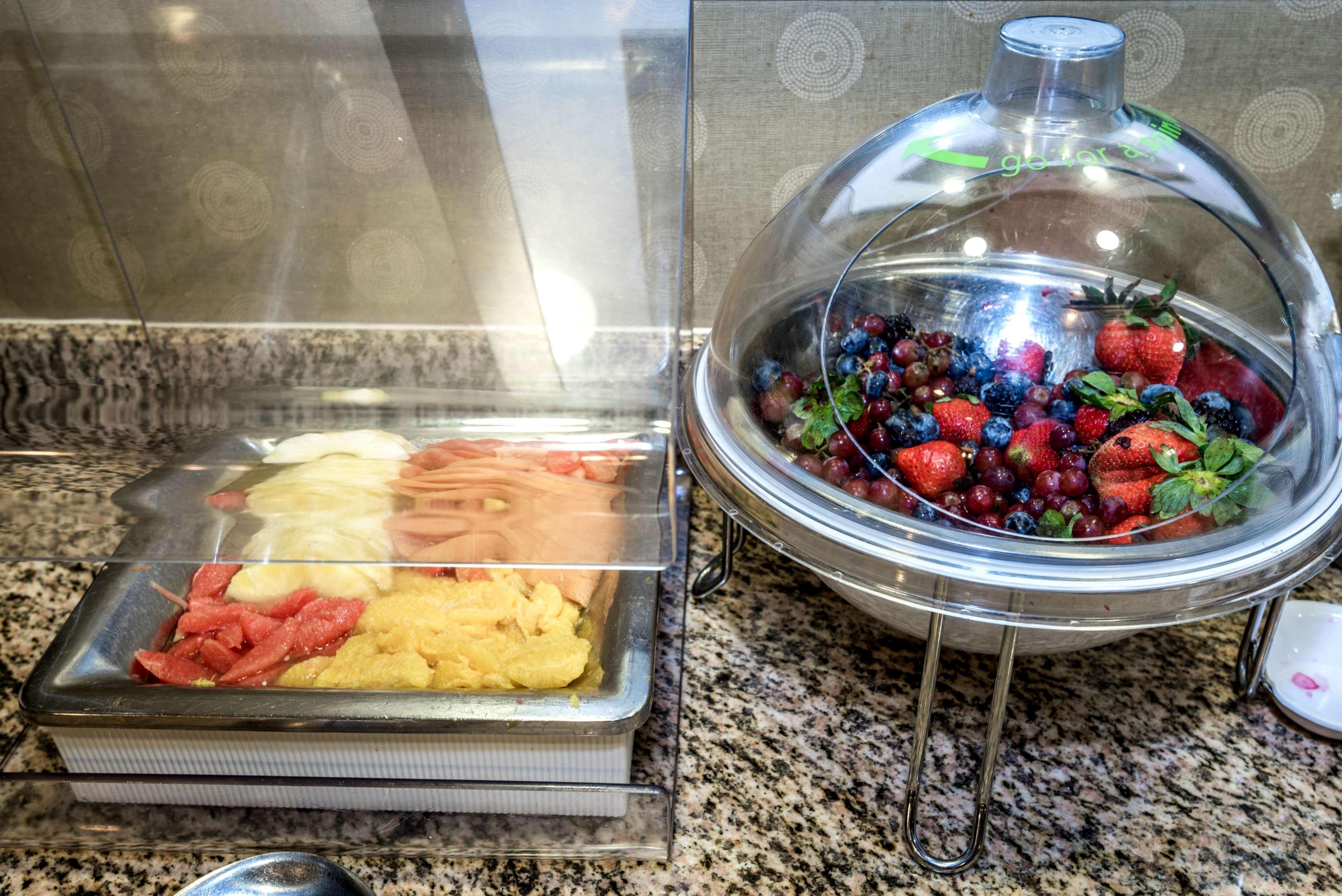 Hampton Inn & Suites Montgomery-Downtown Екстер'єр фото
