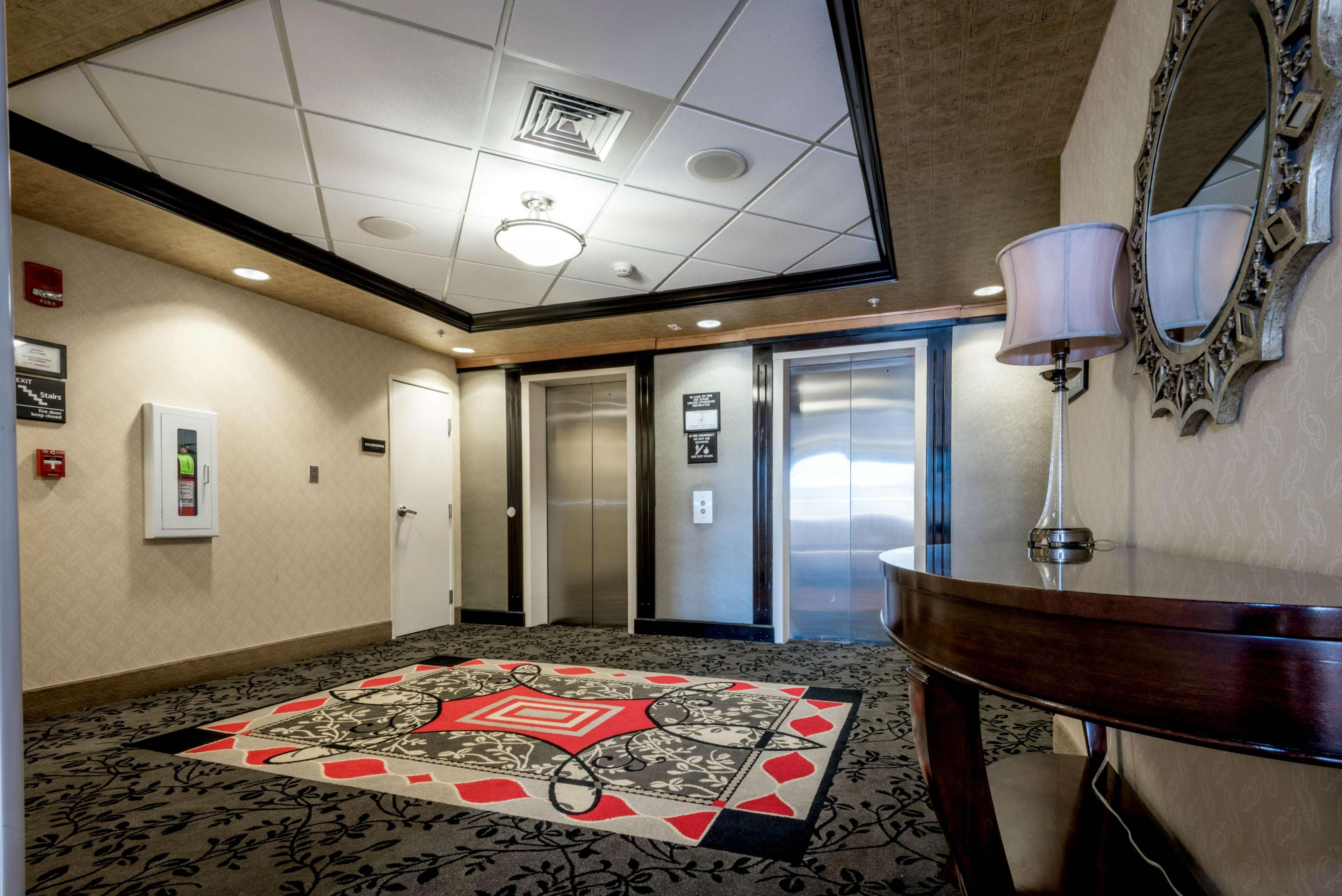 Hampton Inn & Suites Montgomery-Downtown Екстер'єр фото