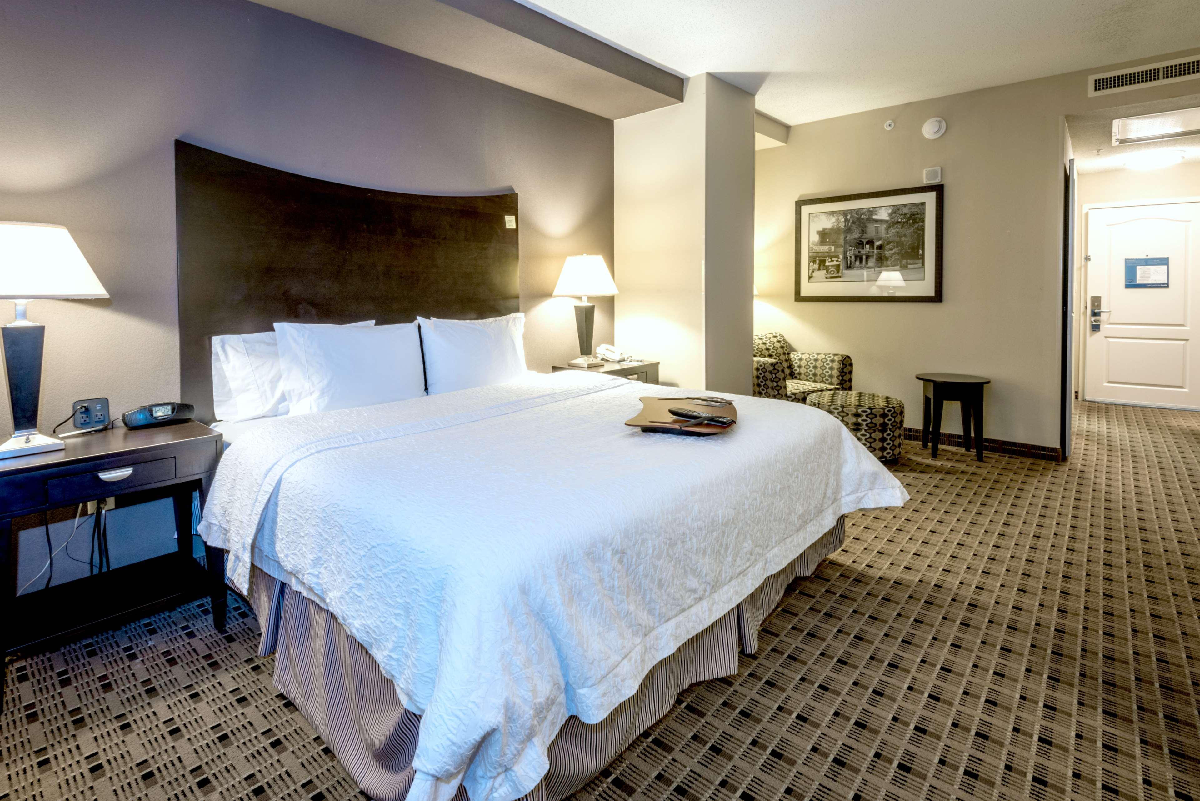 Hampton Inn & Suites Montgomery-Downtown Екстер'єр фото