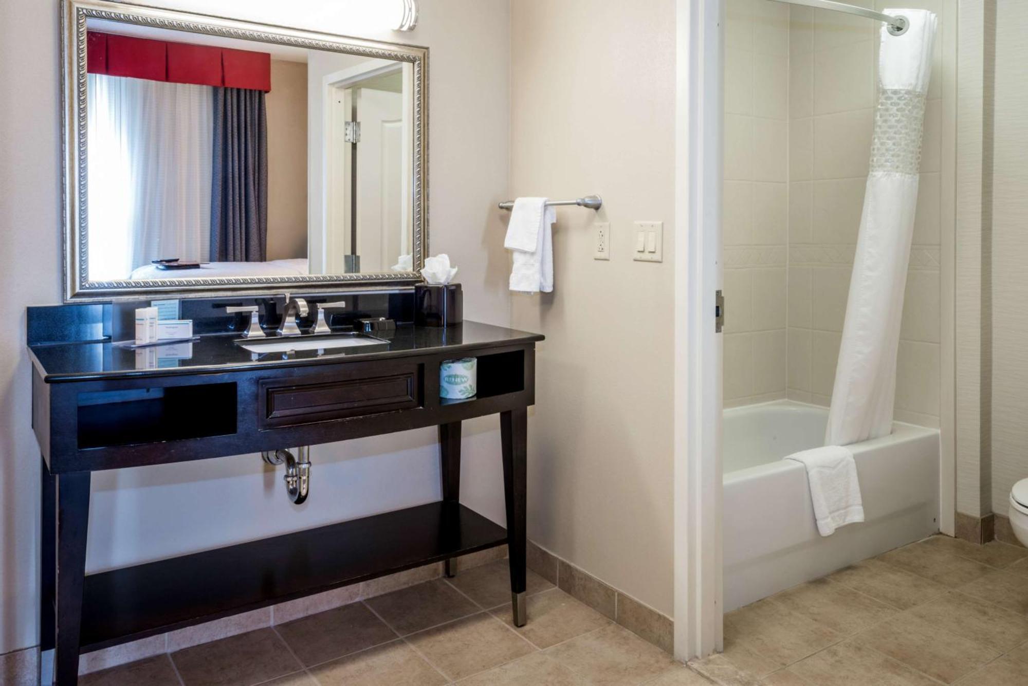 Hampton Inn & Suites Montgomery-Downtown Екстер'єр фото