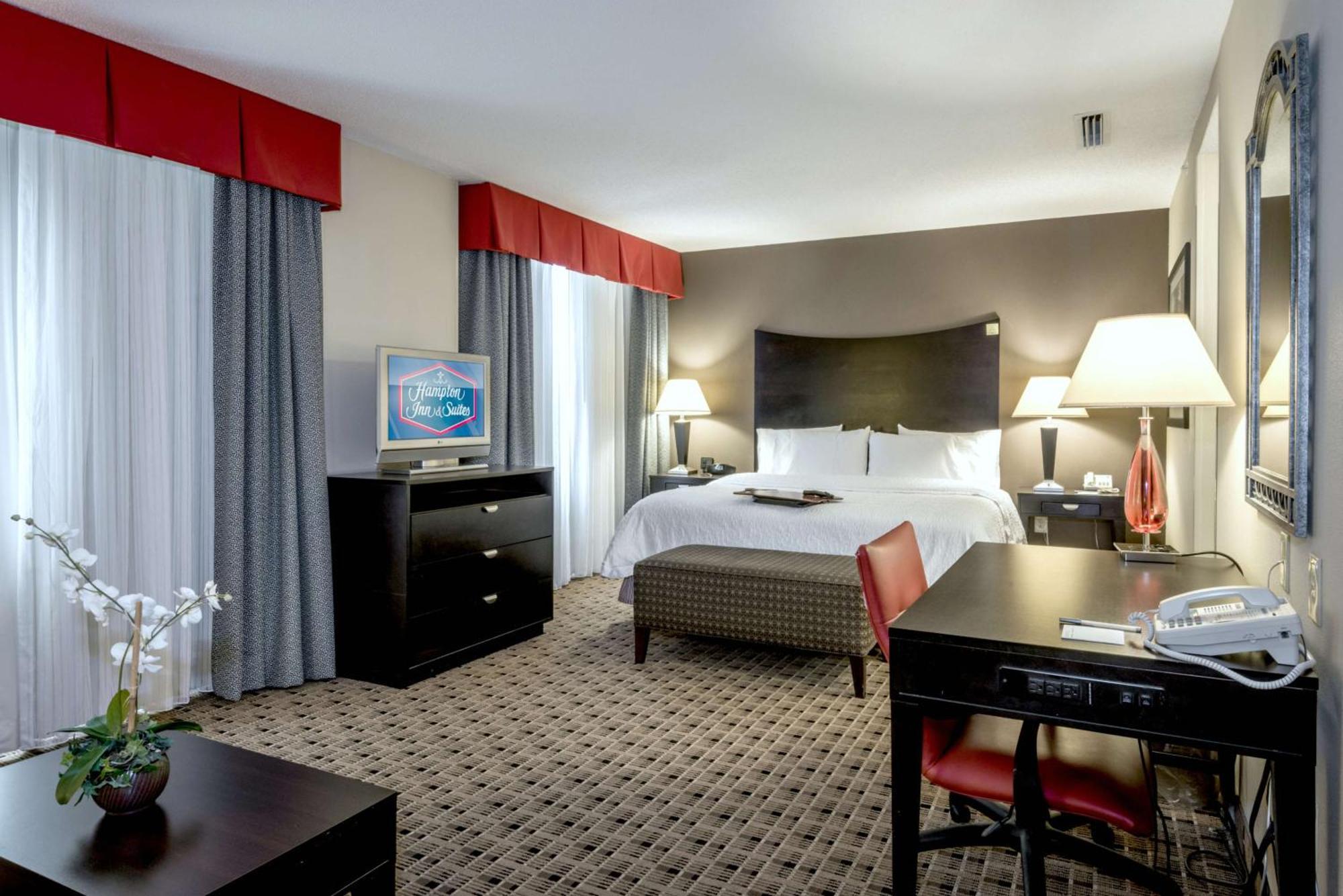 Hampton Inn & Suites Montgomery-Downtown Екстер'єр фото