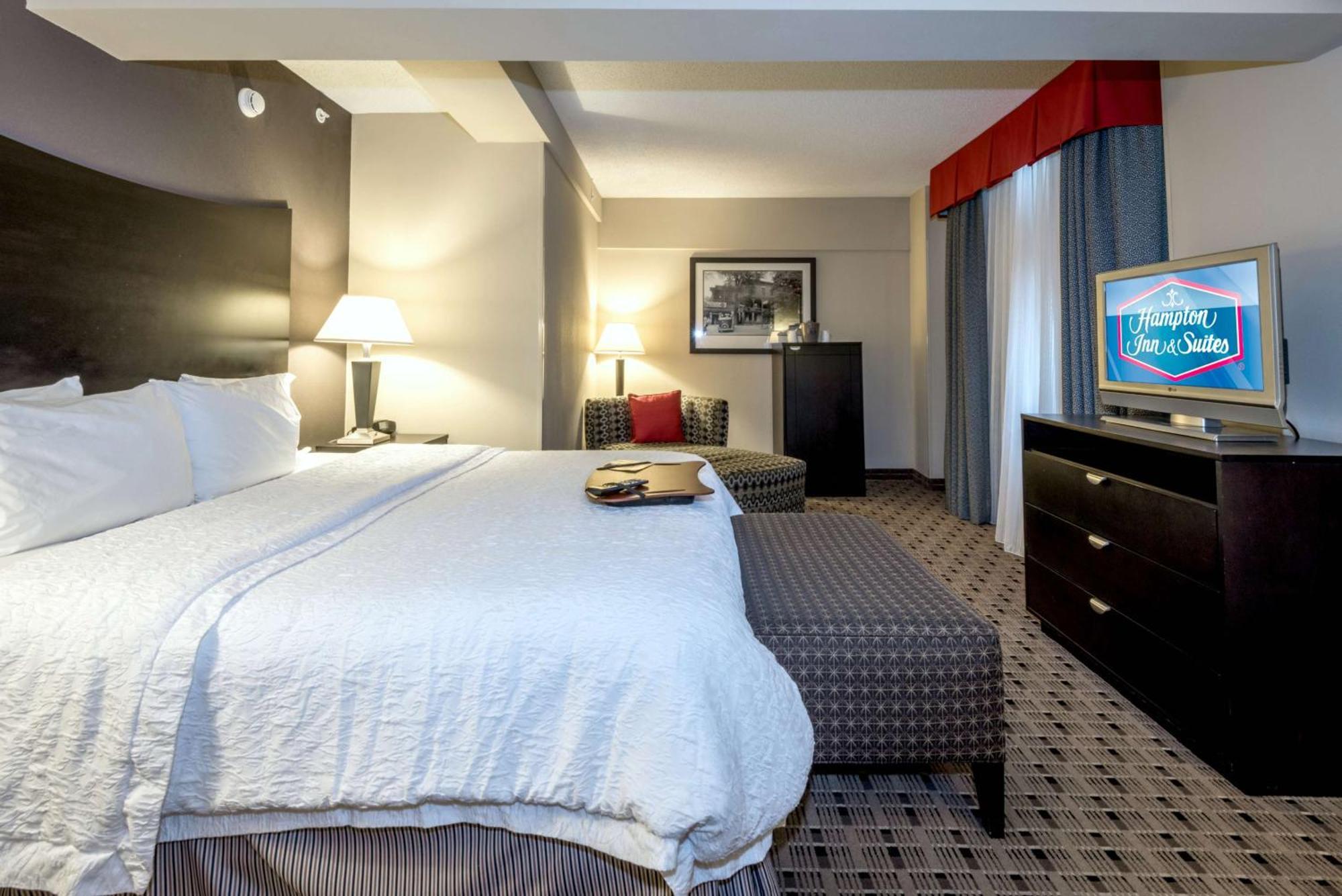 Hampton Inn & Suites Montgomery-Downtown Екстер'єр фото